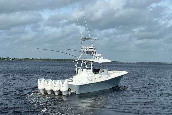 43-ft-Regulator-2018-41-Stuart yacht for sale