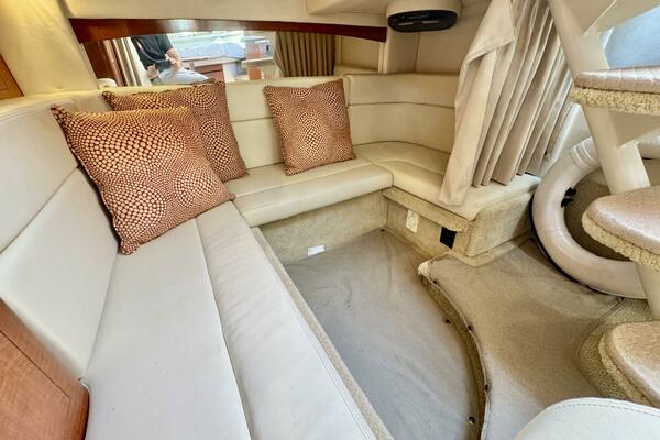 32ft Sea Ray Yacht For Sale