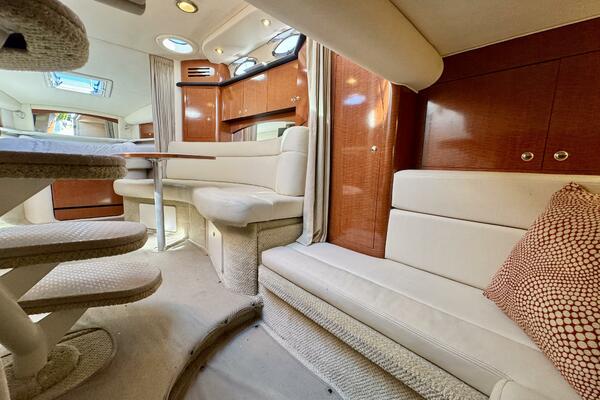32ft Sea Ray Yacht For Sale