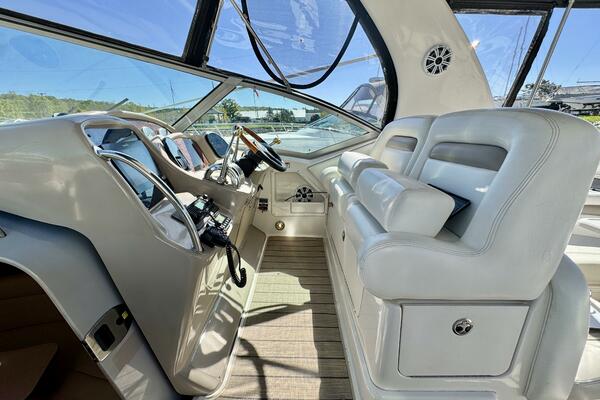 32ft Sea Ray Yacht For Sale