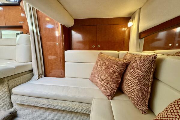 32ft Sea Ray Yacht For Sale