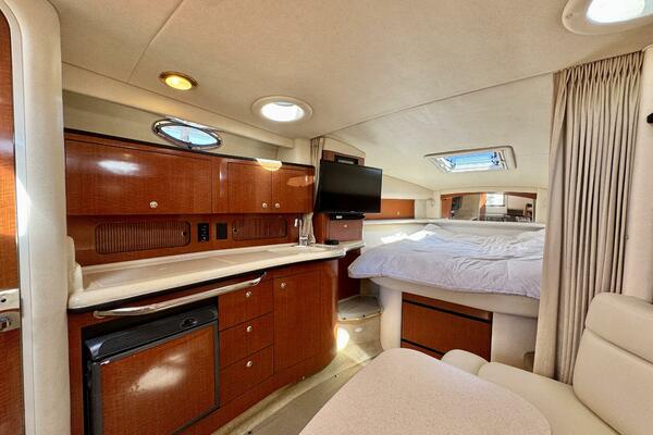 32ft Sea Ray Yacht For Sale