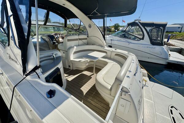 32ft Sea Ray Yacht For Sale