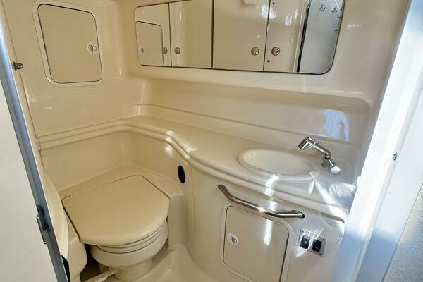 32ft Sea Ray Yacht For Sale