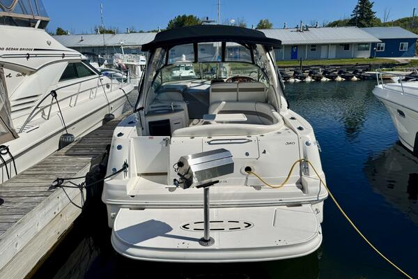 32ft Sea Ray Yacht For Sale