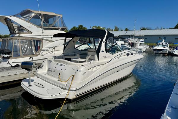 32ft Sea Ray Yacht For Sale