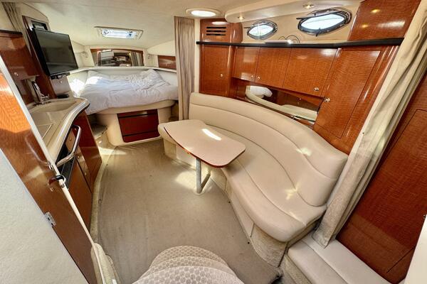 32ft Sea Ray Yacht For Sale