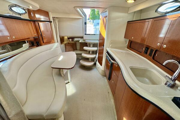 32ft Sea Ray Yacht For Sale