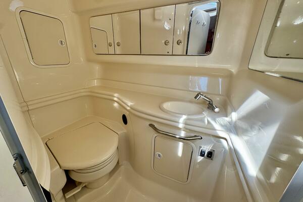 32ft Sea Ray Yacht For Sale