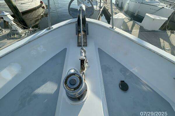 Photo of the 1989 DeFever Offshore Cruiser "Extra Credit"
