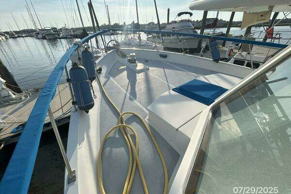 Photo of the 1989 DeFever Offshore Cruiser "Extra Credit"