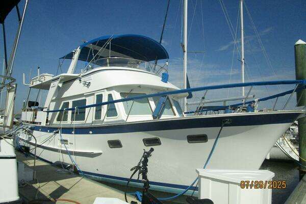 Photo of the 1989 DeFever Offshore Cruiser "Extra Credit"