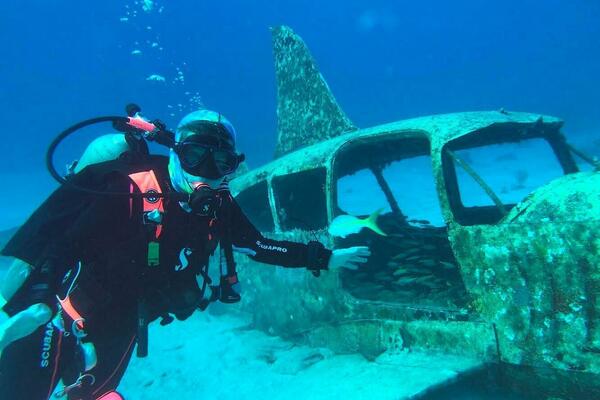 Cuan Law 105ft Custom Yacht For Sale