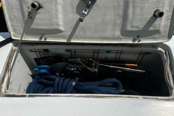 Photo of the 2000 Mainship 390 "Donary"