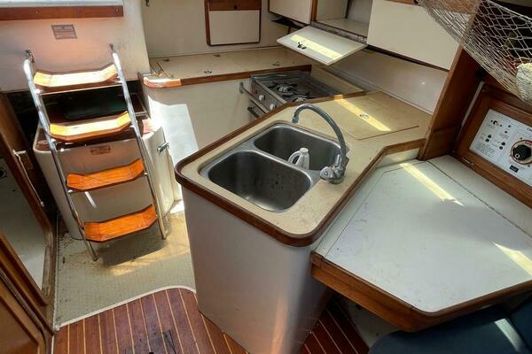 Water Wing 32ft Catalina Yacht For Sale