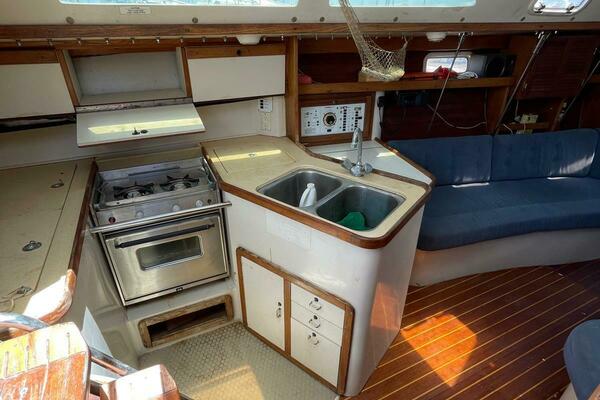 Water Wing 32ft Catalina Yacht For Sale