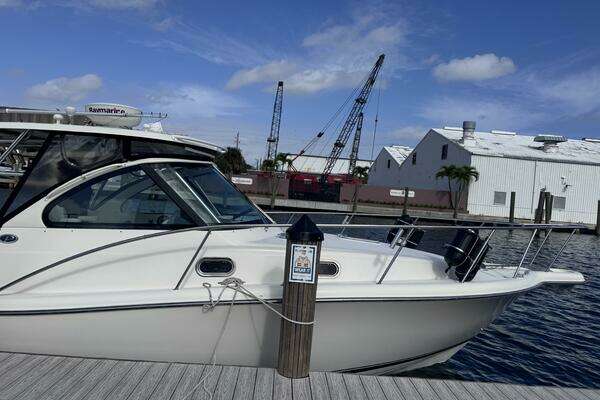 Photo of the 2007 Pursuit 335 Offshore