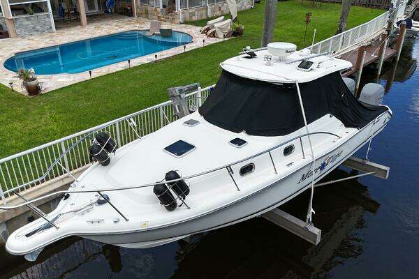 Photo of the 2007 Pursuit 335 Offshore