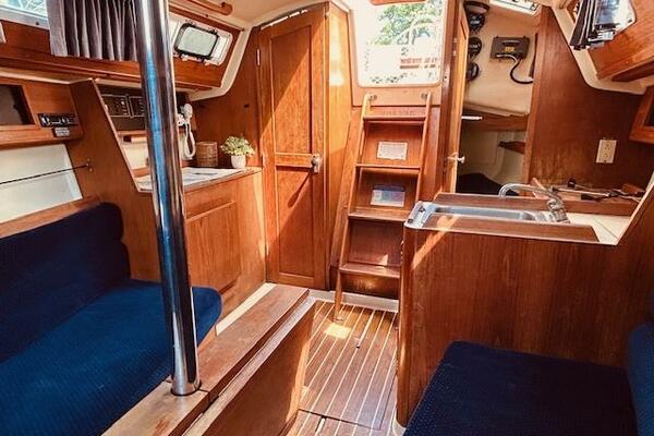 28ft Pearson Yacht For Sale