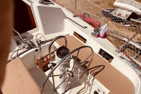 28ft Pearson Yacht For Sale
