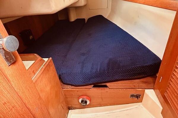 28ft Pearson Yacht For Sale