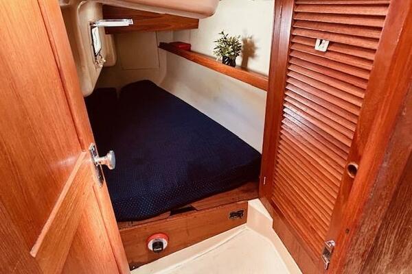 28ft Pearson Yacht For Sale