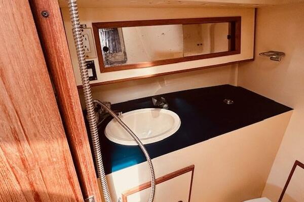 28ft Pearson Yacht For Sale