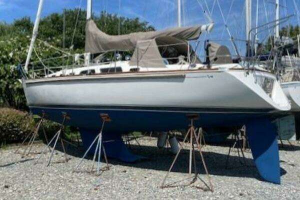 Photo of the 2003 Sabre 402 "Lovejoy"