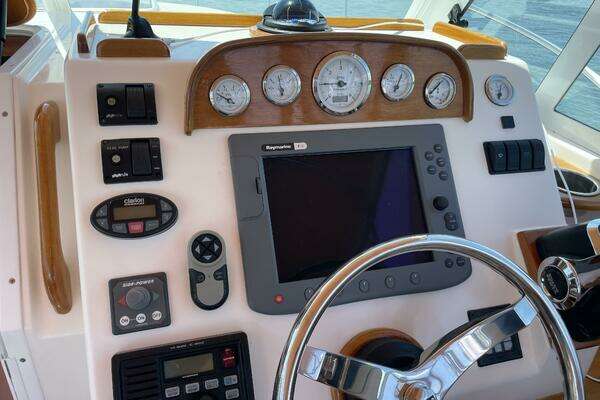 2004 Hunt Yachts 29