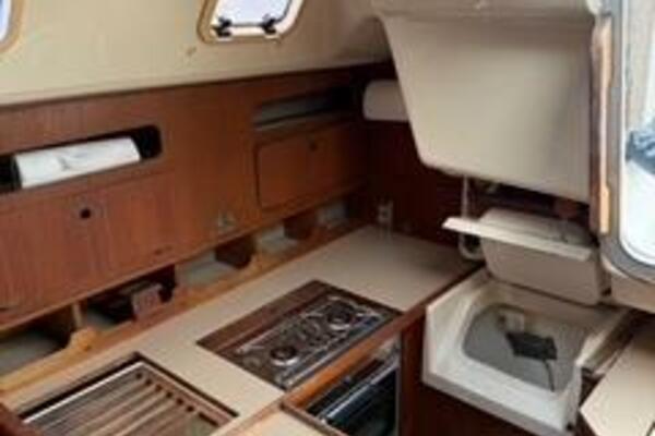 33ft Hunter Yacht For Sale