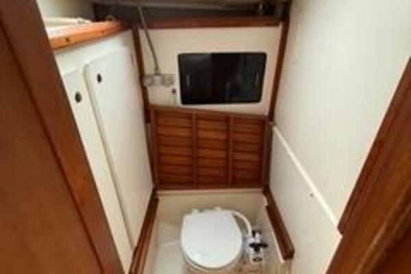 33ft Hunter Yacht For Sale