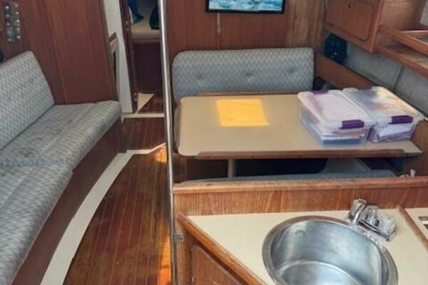 33ft Hunter Yacht For Sale
