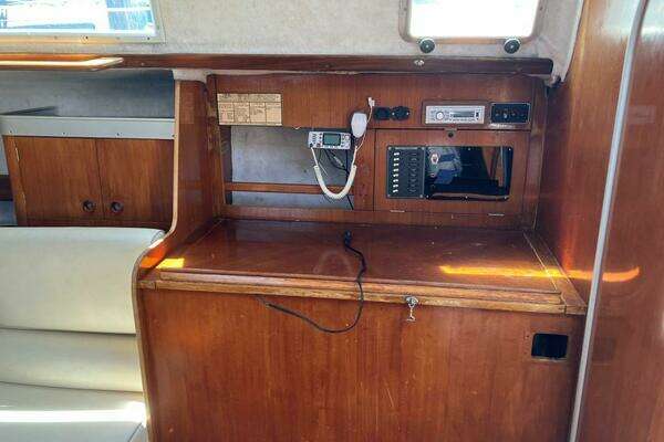 Photo of the 1991 Beneteau Moorings 38