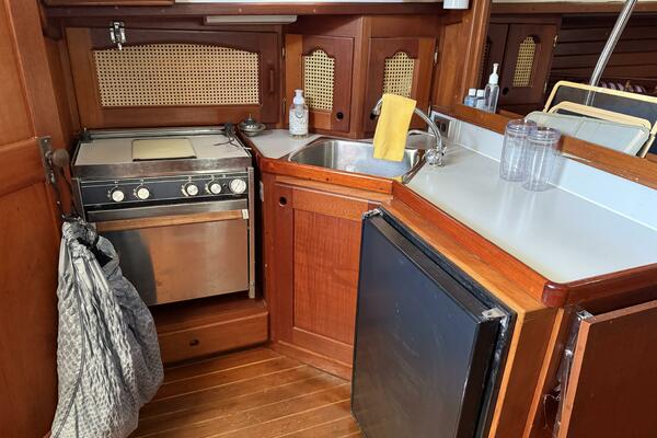 31ft Gozzard Yacht For Sale 31ft Gozzard Yacht For Sale
