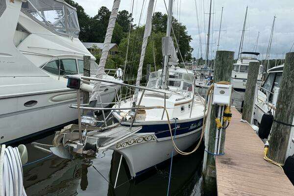 Photo of the 1990 Gozzard 31