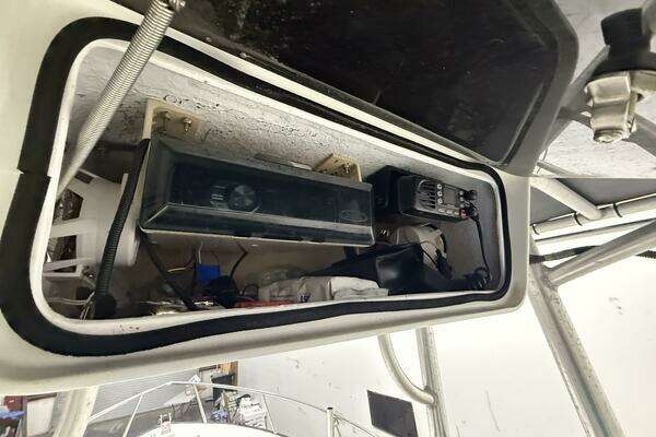 Photo of the 2002 Key Largo 2100 CC