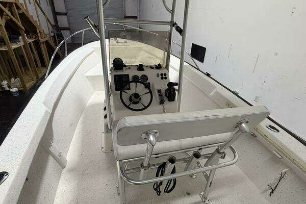 Photo of the 2002 Key Largo 2100 CC