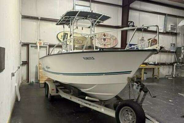 Photo of the 2002 Key Largo 2100 CC