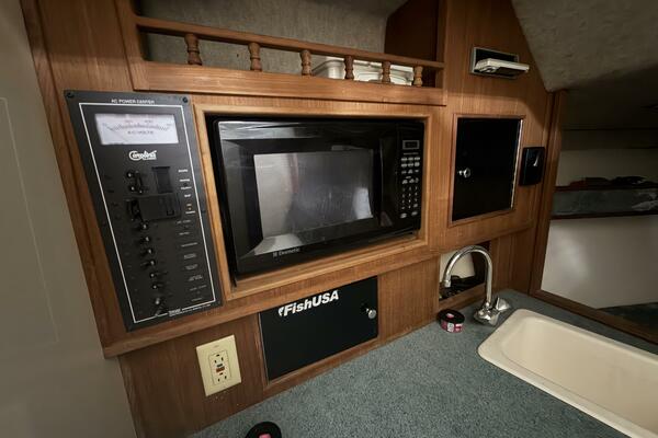 28ft Carolina Classic Yacht For Sale