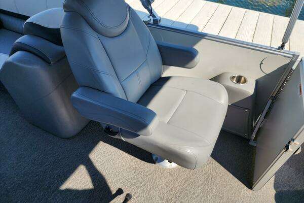 Photo of the 2021 Avalon 