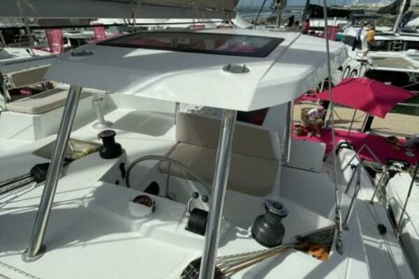 Bali 4.4 Helm Station 1