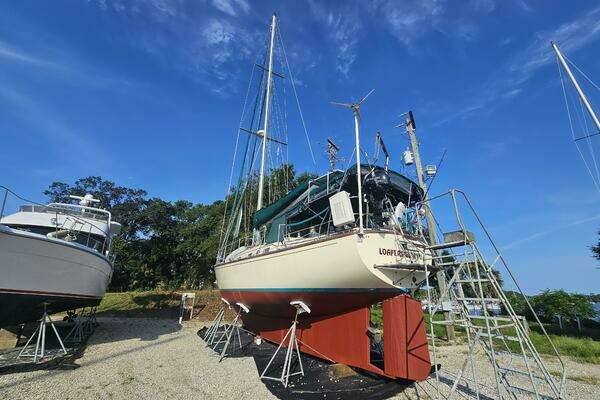 Photo of the 1994 Island Packet  "Loafer's Glory II"