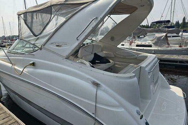 Photo of the 2001 Maxum SCR