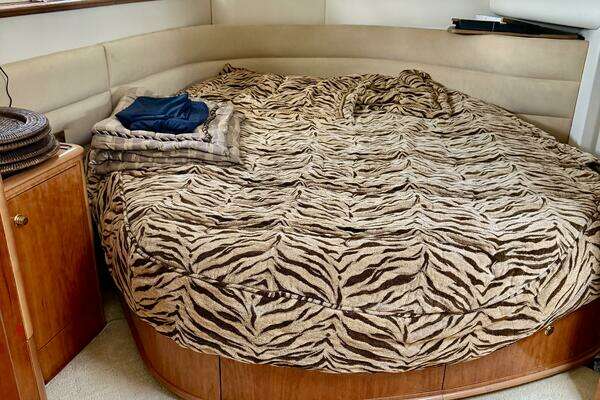 2000 Viking Princess 52