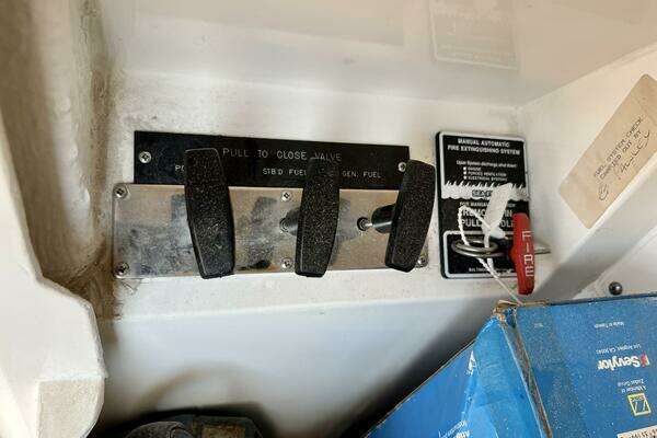 2000 Viking Princess 52