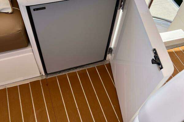 2000 Viking Princess 52