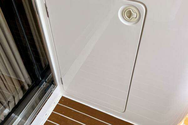 2000 Viking Princess 52