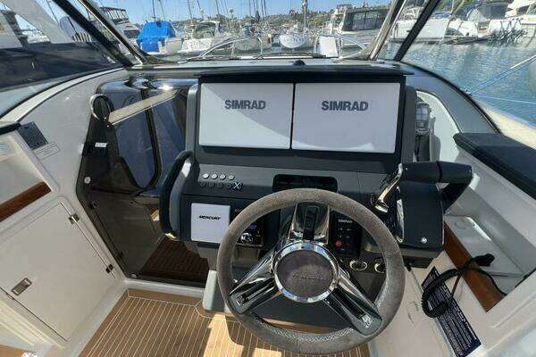 Nimbus T9 Yacht For Sale