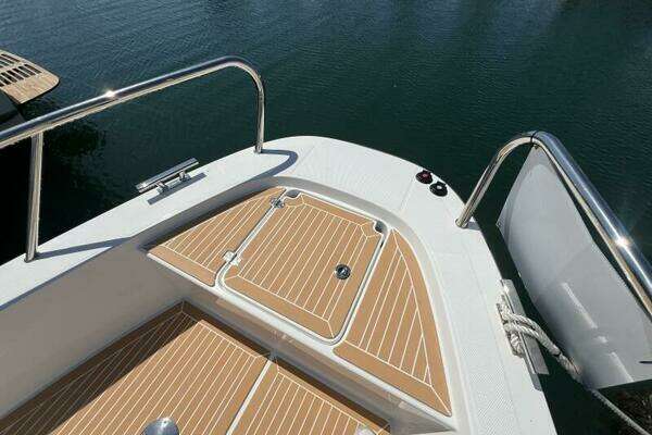 Nimbus T9 Yacht For Sale