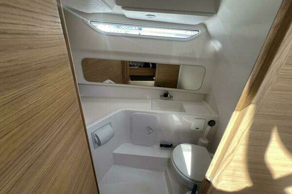 Nimbus T9 Yacht For Sale